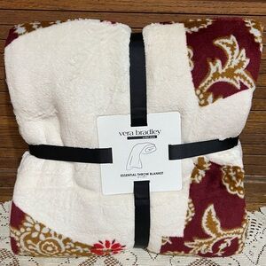 Vera Bradley Holiday Tree Cottage Cream  Essential Fleece Throw Blanket  80…